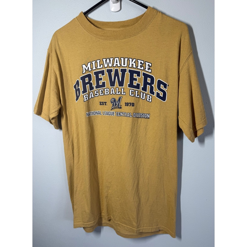MLB Genuine Merchandise Mens T-Shirt SIze M Gold Milwaukee Brewers Baseball